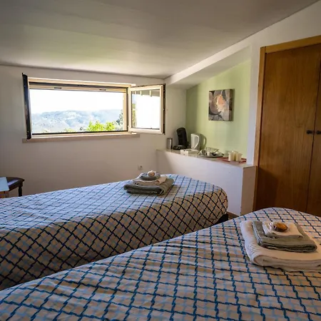 Raposeira Bed & Breakfast *