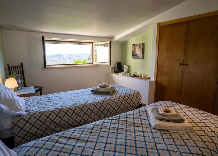 Raposeira Bed & Breakfast *